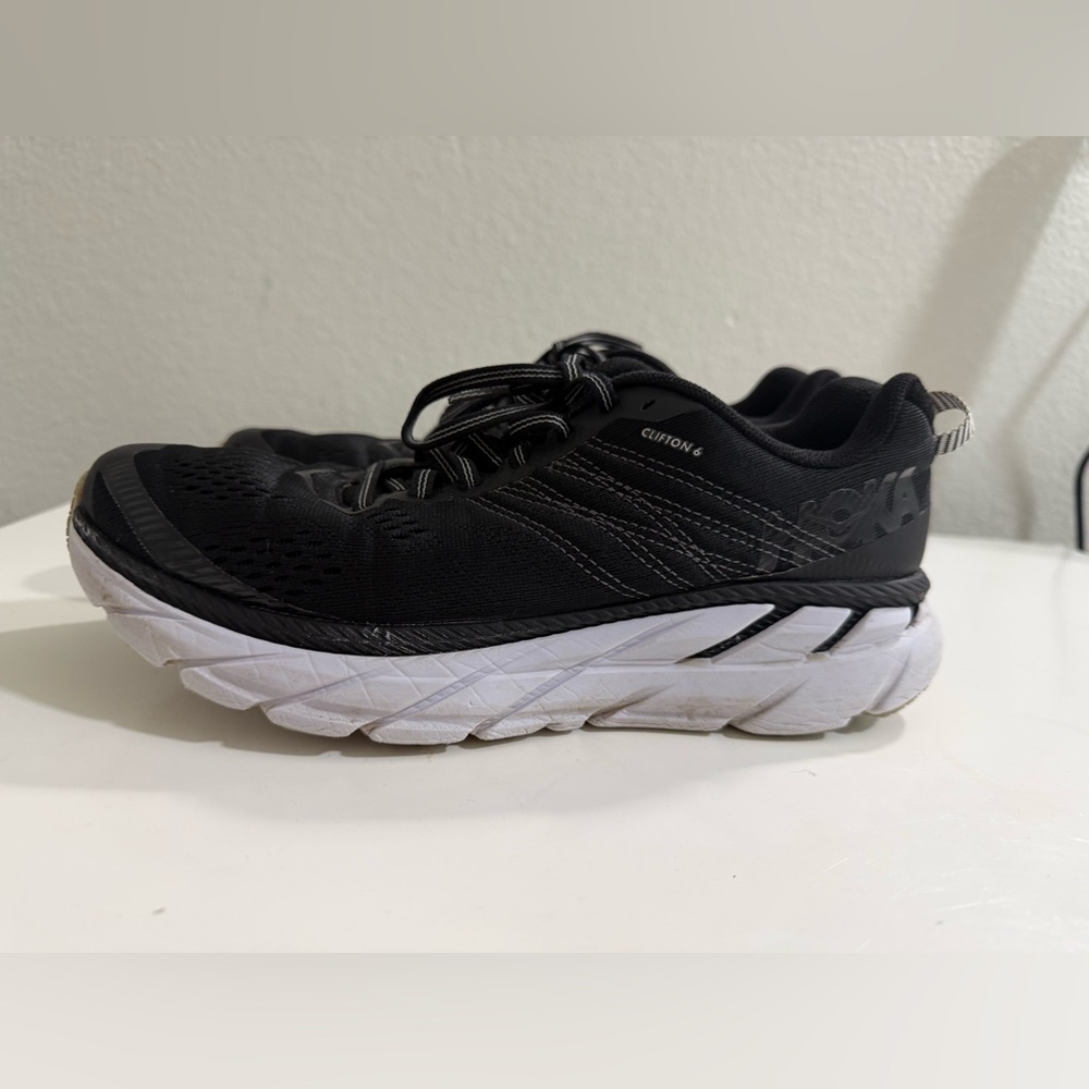Hoka  Men size 8.5 Clifton 6 Running Shoe - Black & White